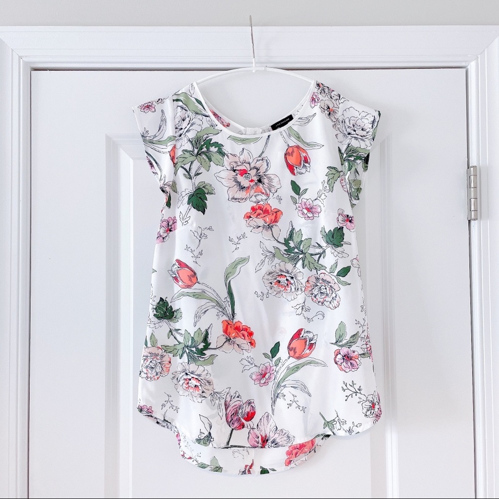 NWT Ann Taylor Floral Ruffle Sleeve Blouse Top